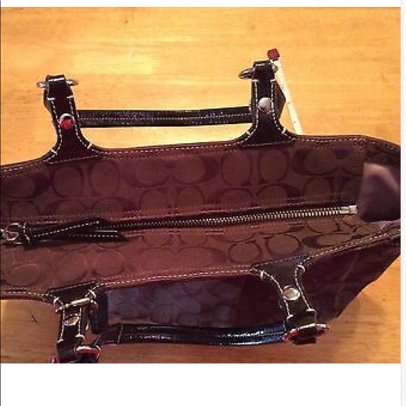 COACH Signature C Brown Patent Tote Bag hangtag - Picture 10 of 13